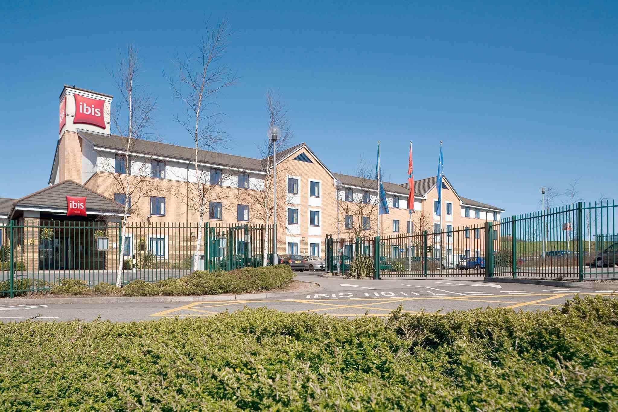Ibis Cardiff Gate - International Business Park Hotel Buitenkant foto