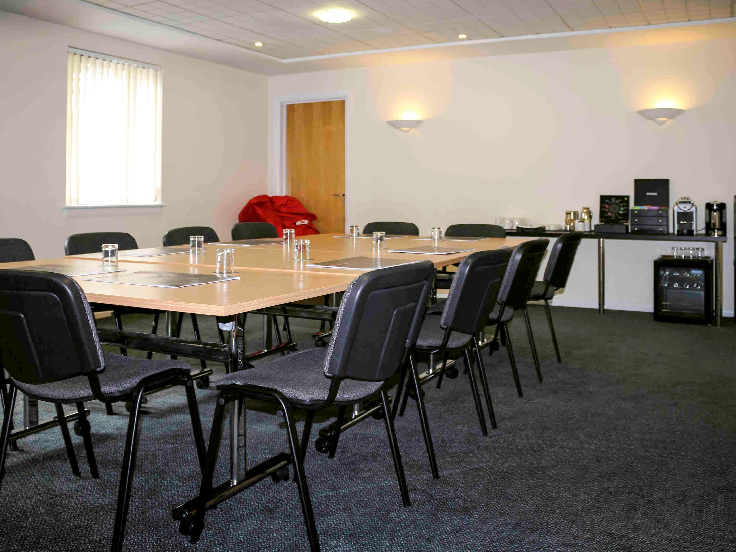 Ibis Cardiff Gate - International Business Park Hotel Buitenkant foto