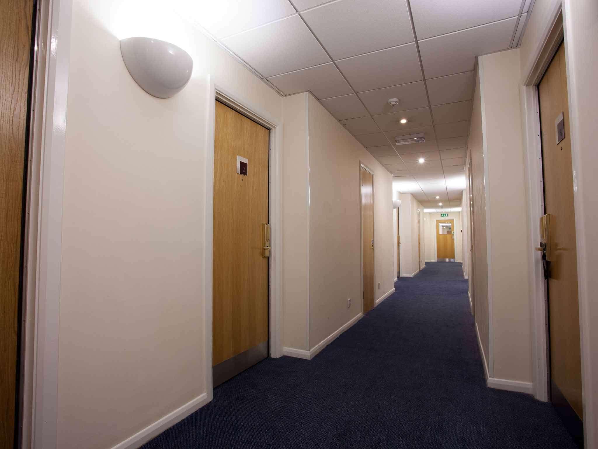 Ibis Cardiff Gate - International Business Park Hotel Buitenkant foto