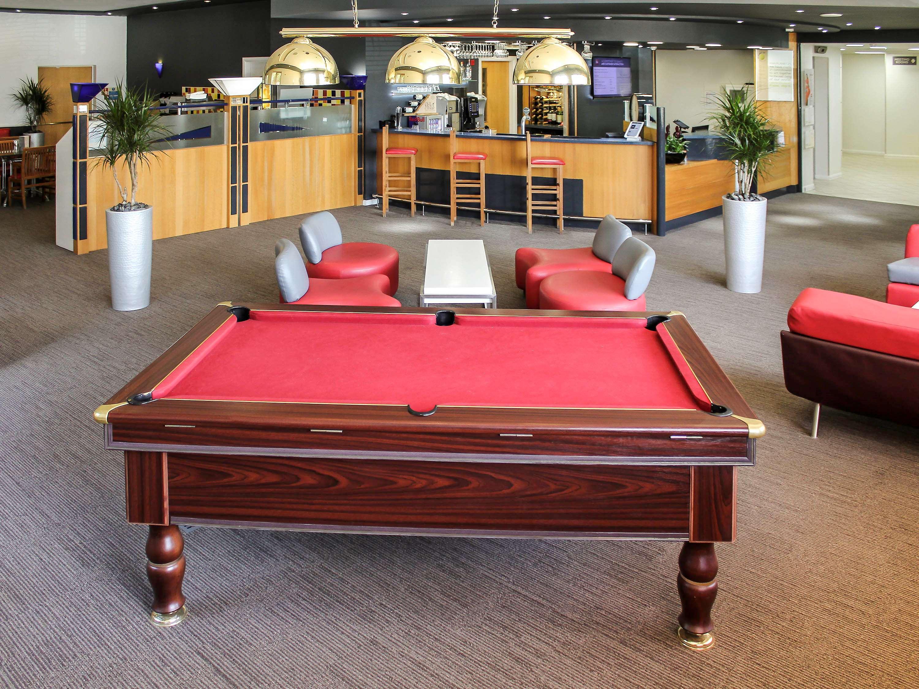 Ibis Cardiff Gate - International Business Park Hotel Buitenkant foto