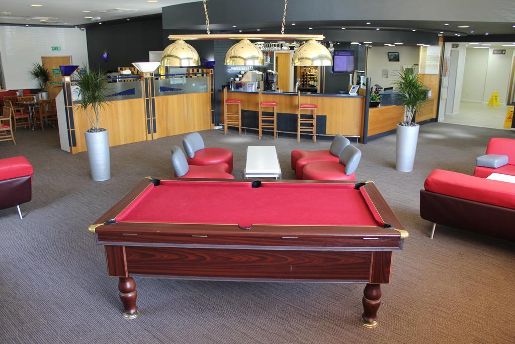 Ibis Cardiff Gate - International Business Park Hotel Buitenkant foto