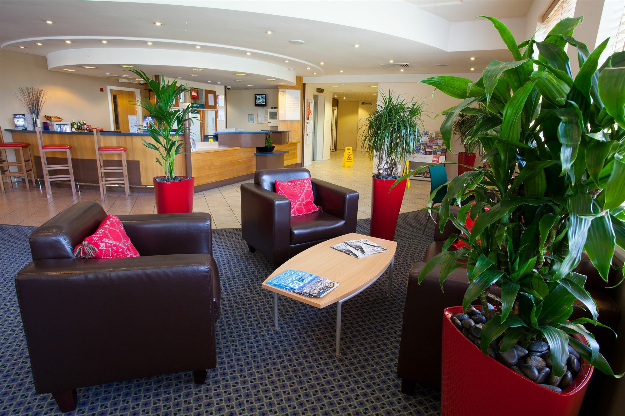 Ibis Cardiff Gate - International Business Park Hotel Buitenkant foto