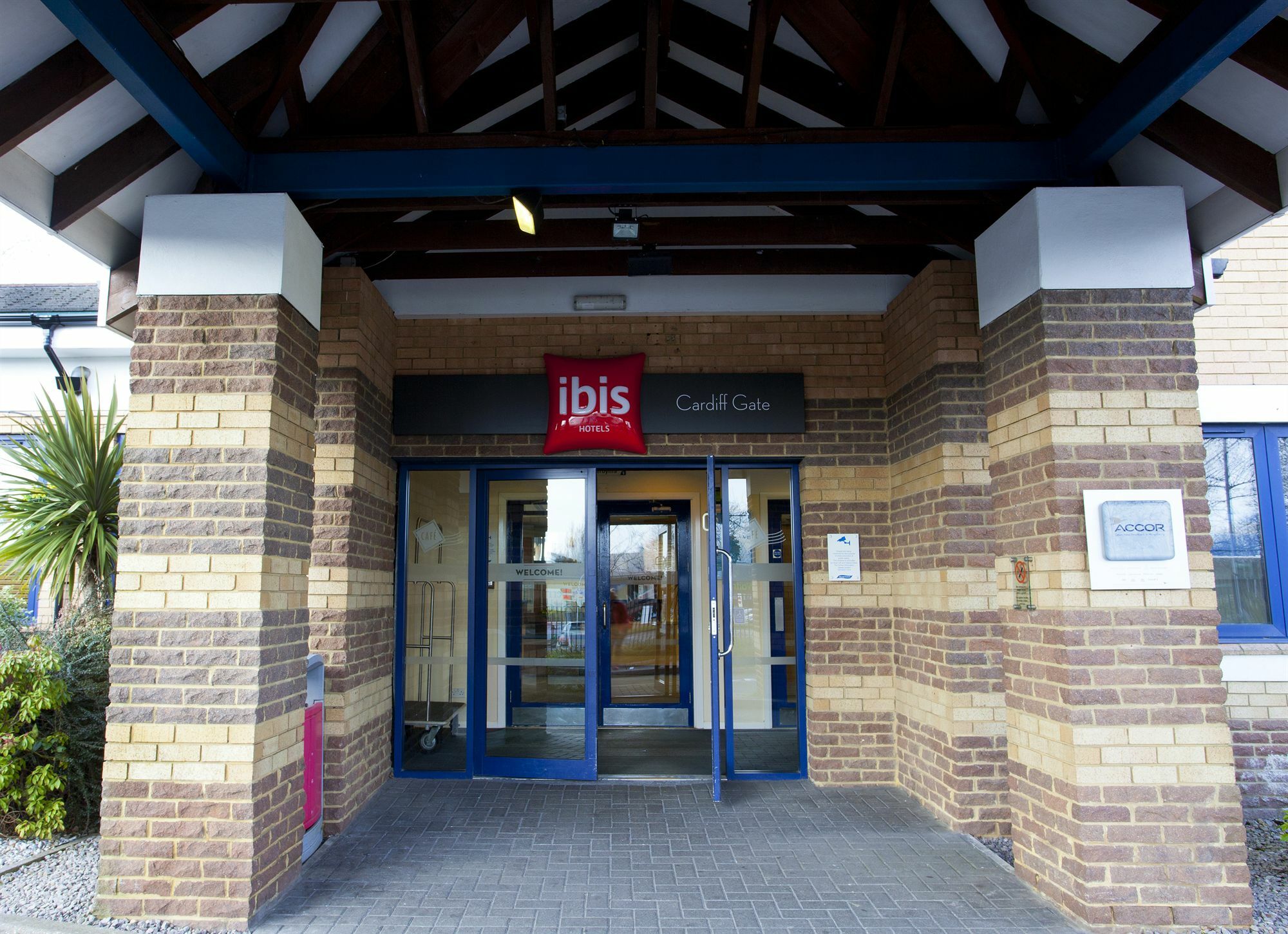 Ibis Cardiff Gate - International Business Park Hotel Buitenkant foto