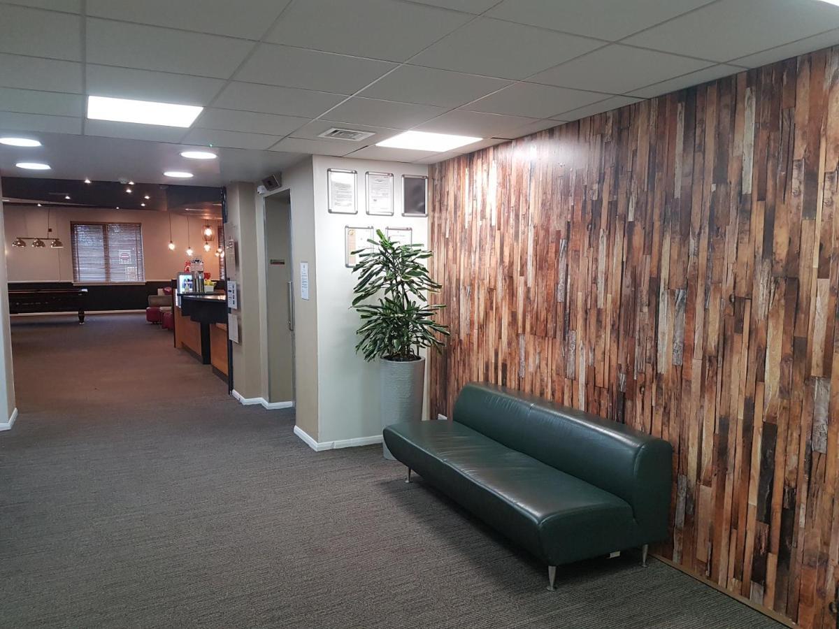 Ibis Cardiff Gate - International Business Park Hotel Buitenkant foto