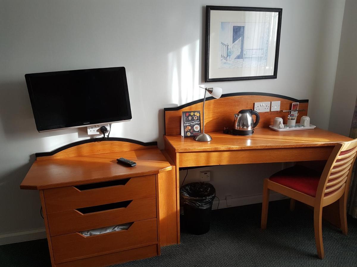 Ibis Cardiff Gate - International Business Park Hotel Buitenkant foto